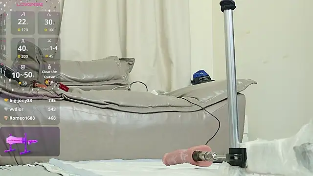 fox-yiyi (F milf) - 阴道塞乒乓球ping pong ball in pussy