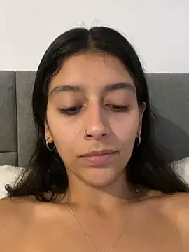 brittanydiaz (F young) - 4 fingers in pussy