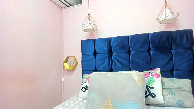 sexy_ebony_1 - Sexy_ebony_1's free webcam - UK Sex Cams