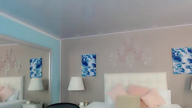 _Maddison_Ivanova_ webcam