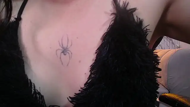 Erika_Suarez_b webcam