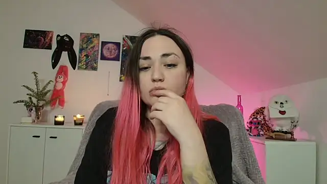 PinkHurricaneOfficial webcam