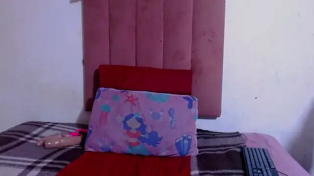 Nikistickyxx25 webcam