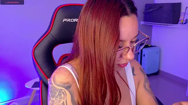 samantha_tattu webcam