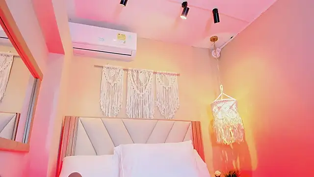 NahimiThompson webcam