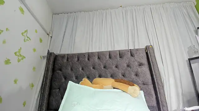 keyra-miller- - KEYRA-MILLER-'s free webcam - UK Sex Cams