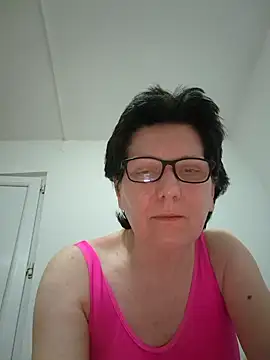 vera_elle - Vera_Elle's free webcam - UK Sex Cams