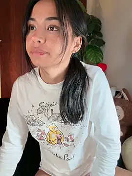 Adriennesexxx webcam