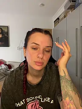 oliviaafischer (F young) - fuckmaschine doggy PUBLIC!