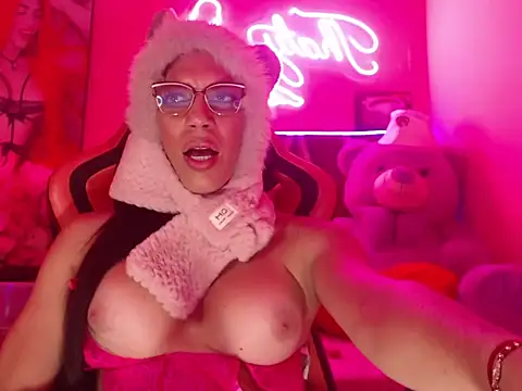 Latinabigcock webcam