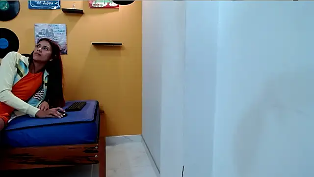 skinnyverus18 webcam