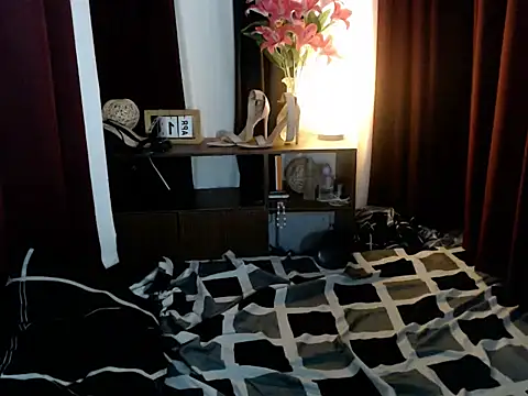 DevilCockMaxine webcam