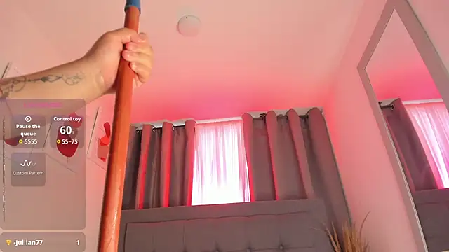 hanna-baker01 webcam