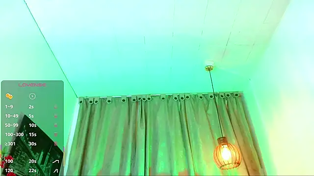 katha_Crawford webcam