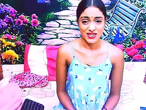 IndianPretty14u2Luv webcam