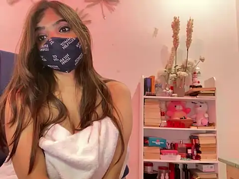 fantastic_ruby (Ask my age) - cream on boobs 💓 💓 💓