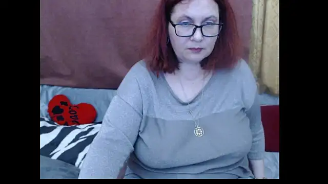 PlayfullMature webcam