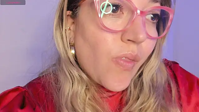 naty_mature_ (F milf) - show boobs