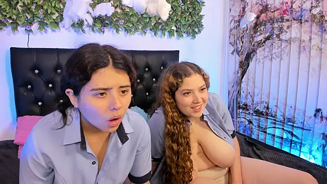 valeria_and_zoe webcam