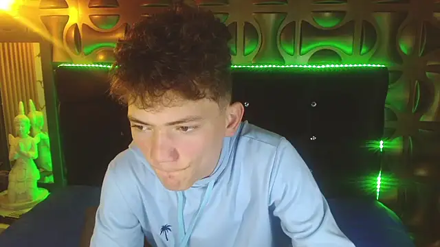 cruz_dante (M twink) - CUMING IN PUBLIC