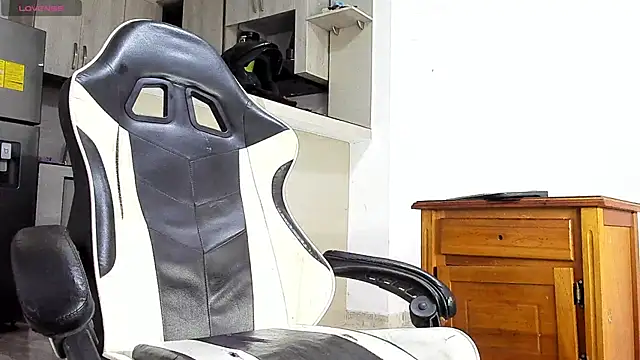 YeremiBrowm live sex cam