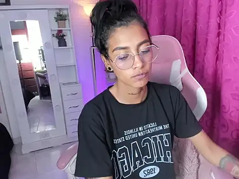 KarlaSlutSkinny__ webcam