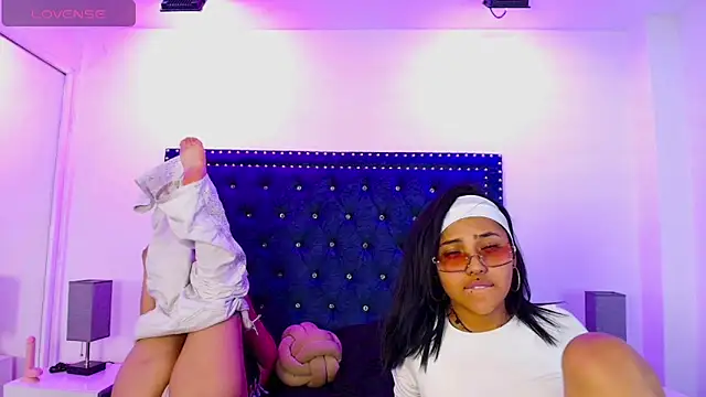 Serena_and_zoe live cam