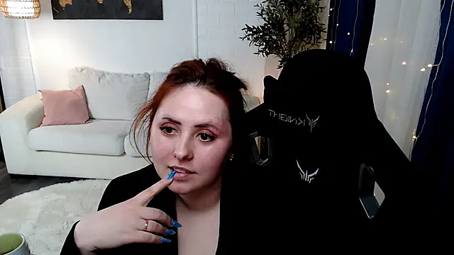 Hennessy_bunny webcam