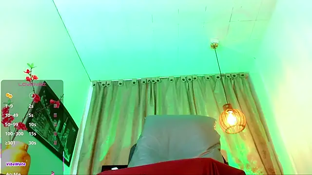 katha_Crawford webcam