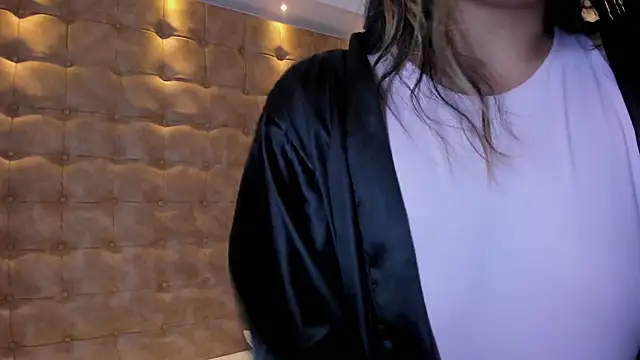 violet_giraldo webcam