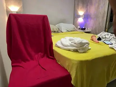 CasadoLutadorBigStuds webcam