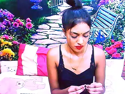 IndianPretty14u2Luv webcam