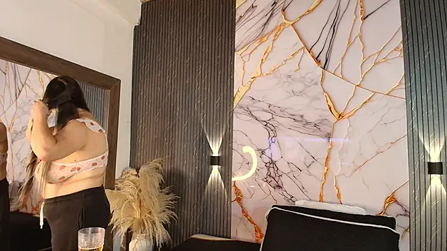 big_tits_in_your_face webcam