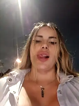 cata_city1106 (F young) - Show titis public🍒🍒😏