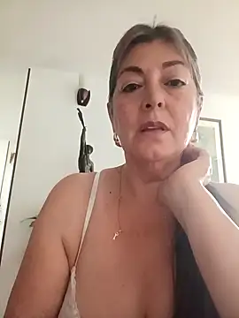 emma_tour (F mature) - Make me happy with my welcome.