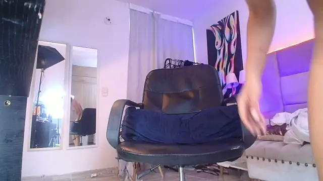 lizzy_squirt live sex cam