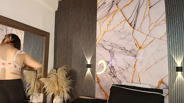 big_tits_in_your_face webcam