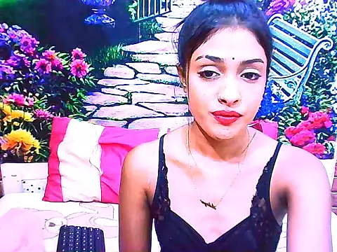 IndianPretty14u2Luv webcam