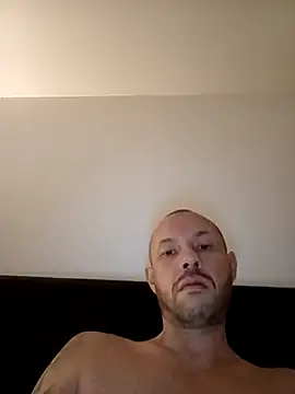 guitccch (Ask my age) - Je vous laisse choisir