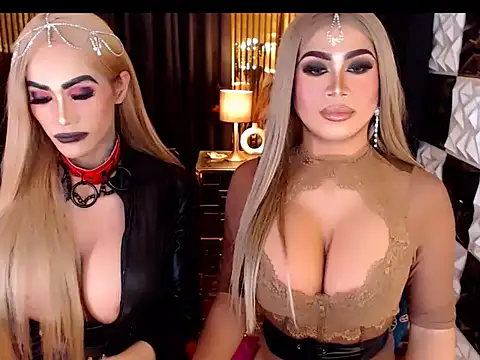 MonstrousCockDiva webcam