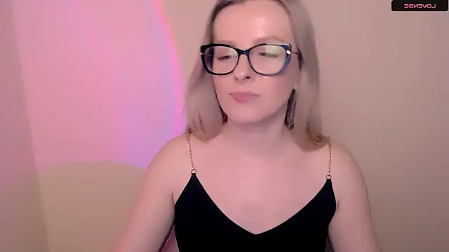 AnnePeach webcam