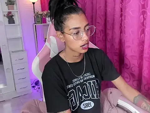 KarlaSlutSkinny__ webcam