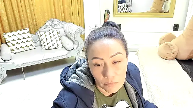 gaby_trent (F milf) - squirt