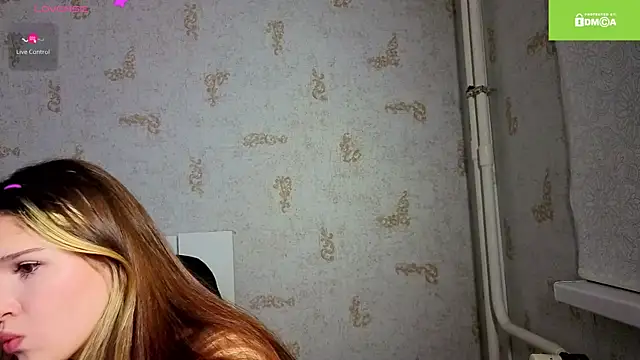 excited-kristi webcam