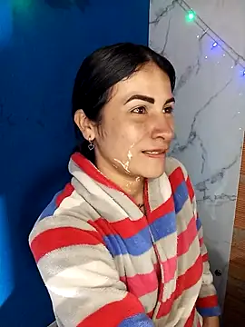 laurahotdirty webcam