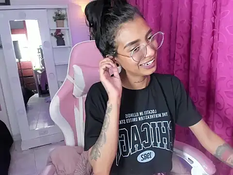 KarlaSlutSkinny__ webcam