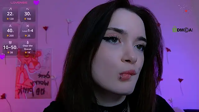liana_kisses webcam