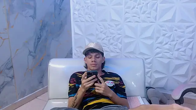 andy_dan18 (Ask my age) - make me cum, im very hot