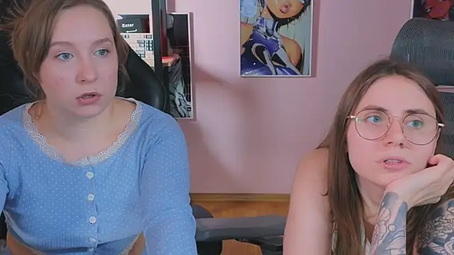 _annastark_ (F young) - flash boobs