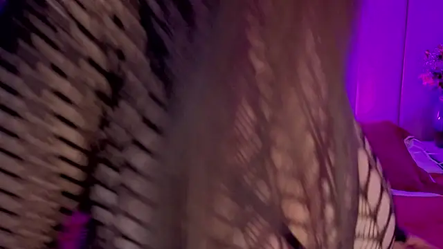 MollyBigBoobs12 webcam